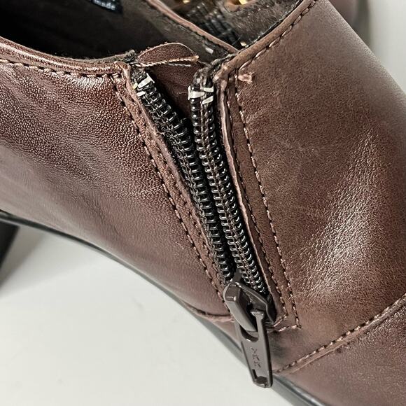 Clarks Women's Brown Booties Size 7.5M Bendable Leather Double Monk Strap Heels - Picture 9 of 11